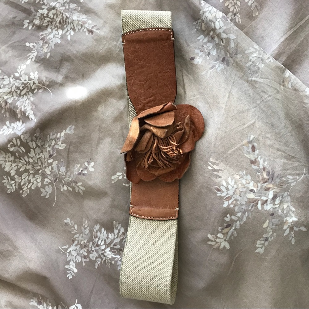 Banana Republic Belt with Brown Suede Flower🌼